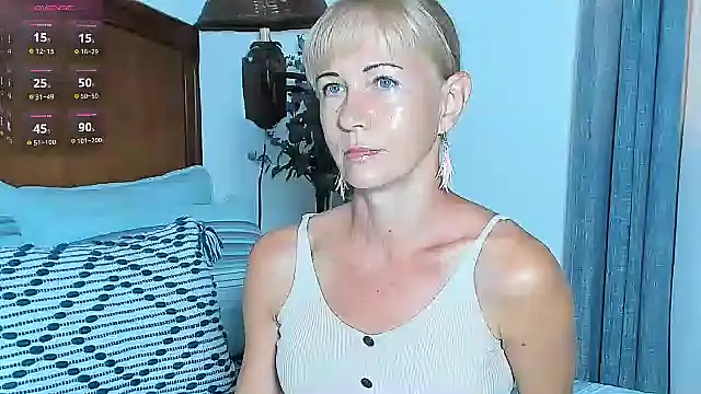 Snapshot of Christine_35 chatting on November 6, 2025, 12:53 pm Christine 35 online show from November 6, 2025, 12:53 pm