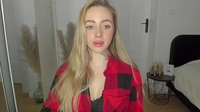 Snapshot of sexyCoralie chatting on March 13, 2025, 8:54 pm sexyCoralie online show from March 13, 2025, 8:54 pm