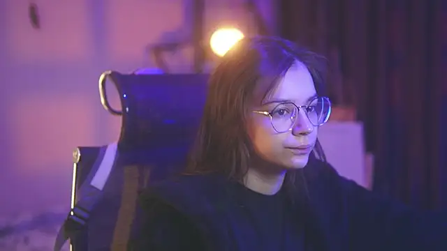 alyssa sweet online show from December 16, 2025, 6:06 am