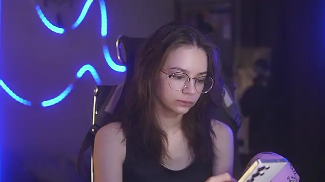 alyssa sweet online show from March 27, 2026, 4:54 am