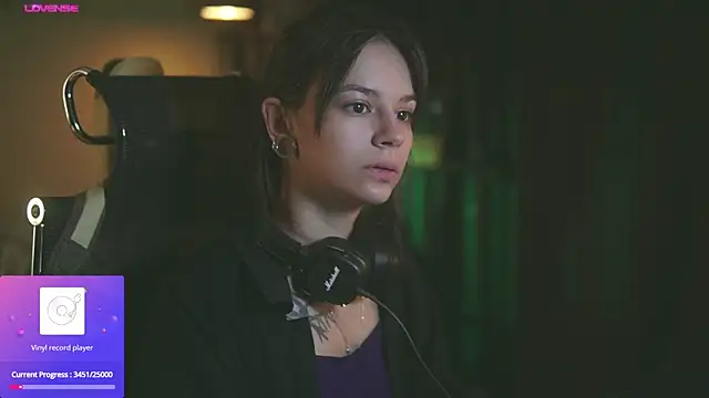 alyssa sweet online show from October 8, 2025, 5:09 am