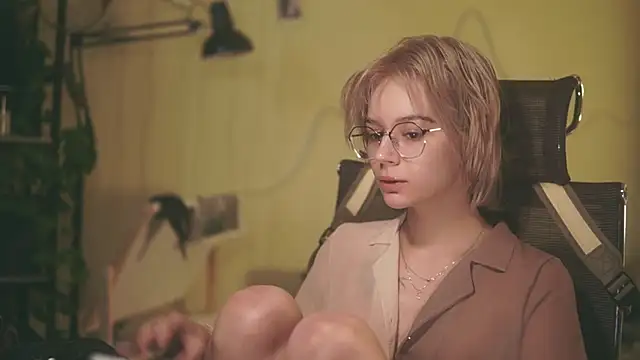 alyssa sweet online show from June 8, 2026, 5:52 am