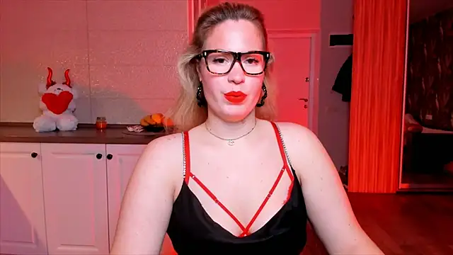 HotTiffani online show from November 24, 2025, 7:08 am