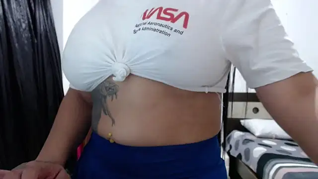 Snapshot of venuz_mendoza20 chatting on February 17, 2026, 2:36 pm venuz mendoza20 online show from February 17, 2026, 2:36 pm