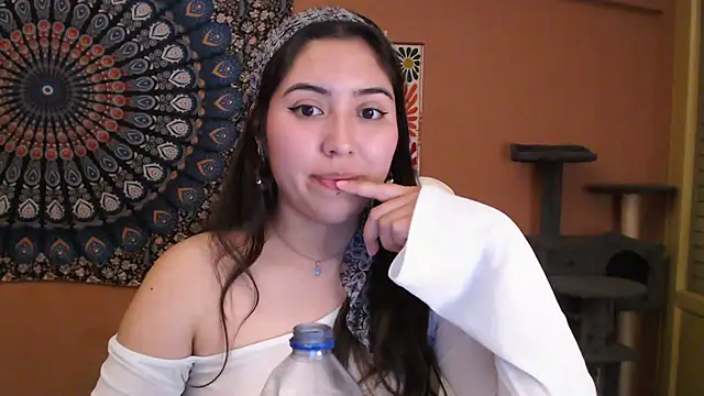 Snapshot of IntimateTales chatting on January 25, 2025, 5:40 pm IntimateTales online show from January 25, 2025, 5:40 pm