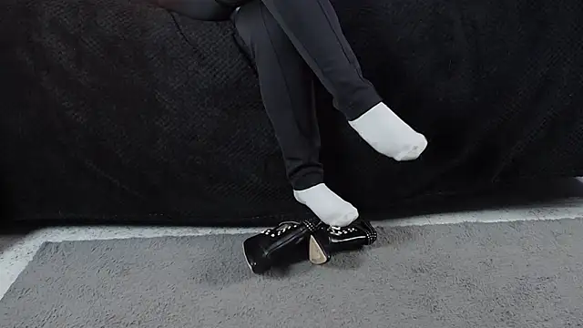  Jade 16 online show from December 15, 2025, 11:49 am