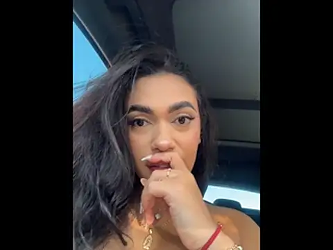 Snapshot of emma_andrew1 chatting on October 24, 2025, 2:27 pm emma andrew1 online show from October 24, 2025, 2:27 pm