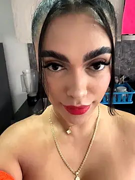 Snapshot of emma_andrew1 chatting on October 19, 2025, 1:36 pm emma andrew1 online show from October 19, 2025, 1:36 pm