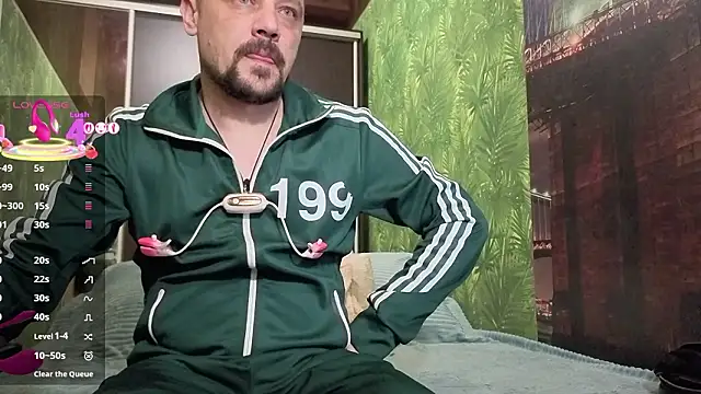 Snapshot of DanielOhCool chatting on February 9, 2026, 6:22 am DanielOhCool online show from February 9, 2026, 6:22 am