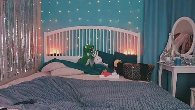 GingerArin online show from December 22, 2025, 1:55 pm