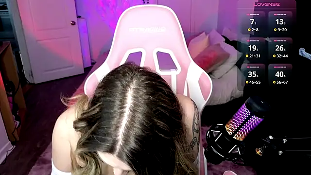 Snapshot of queenxlexy chatting on January 6, 2025, 6:52 pm queenxlexy online show from January 6, 2025, 6:52 pm