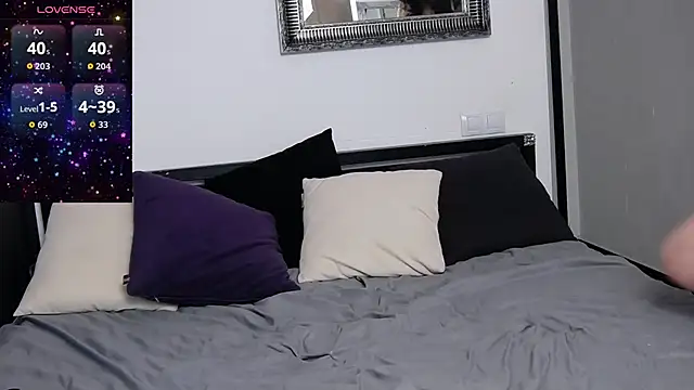 Snapshot of Ashley_Ross_ chatting on November 13, 2025, 6:17 am Ashley Ross online show from November 13, 2025, 6:17 am