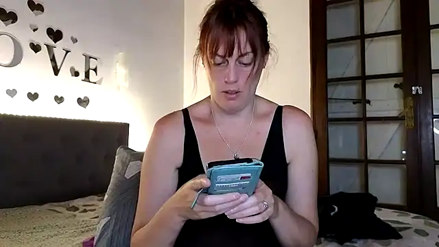 MissLilooo online show from May 27, 2026, 8:27 pm