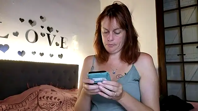 Snapshot of MissLilooo chatting on June 17, 2026, 8:30 pm MissLilooo online show from June 17, 2026, 8:30 pm