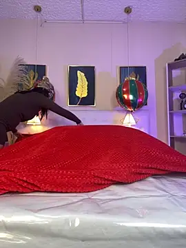 valerie lya online show from November 15, 2025, 8:24 pm