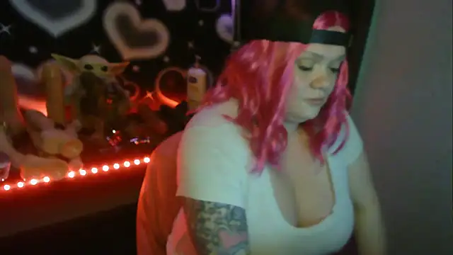 HoneyChambers online show from May 20, 2026, 10:29 pm