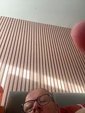 Snapshot of misterfield chatting on June 24, 2026, 6:28 pm misterfield online show from June 24, 2026, 6:28 pm
