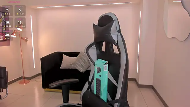 EllaClark online show from November 12, 2025, 6:45 pm