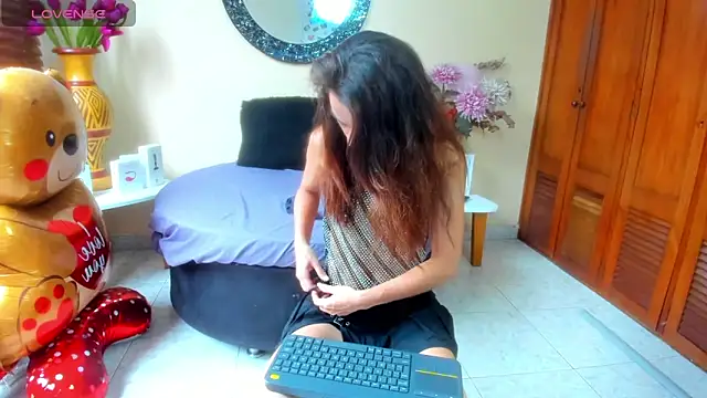 NicoleSantana online show from April 11, 2026, 8:12 pm