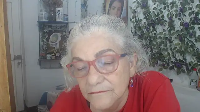 FunnyGrandma online show from April 9, 2026, 1:18 am