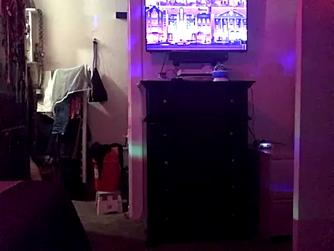 Jcharlesnew69xh online show from November 9, 2025, 2:48 am