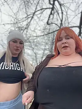 Snapshot of Model9798 chatting on February 27, 2026, 10:37 am Model9798 online show from February 27, 2026, 10:37 am