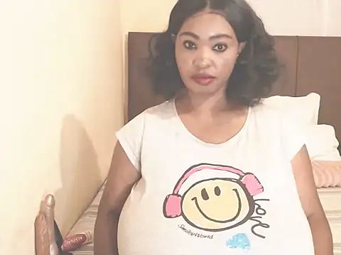 Snapshot of MissTits chatting on January 5, 2026, 6:11 pm MissTits online show from January 5, 2026, 6:11 pm