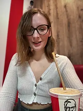 The Snowwhitee online show from February 11, 2026, 7:25 pm