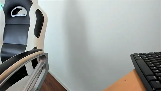 CallMeAngelica online show from January 6, 2026, 12:53 pm