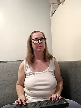 SweetandNaughty1 online show from November 13, 2025, 9:08 pm