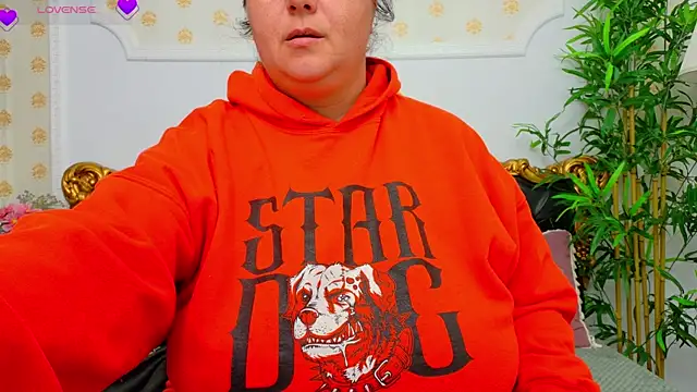 AleshaArabian online show from April 17, 2026, 4:04 am