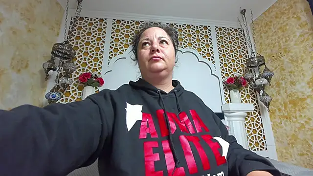 AleshaArabian online show from October 13, 2025, 2:24 am