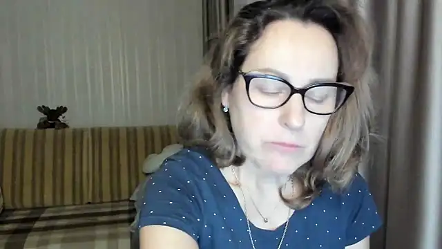 lauraoven online show from March 1, 2025, 5:27 pm