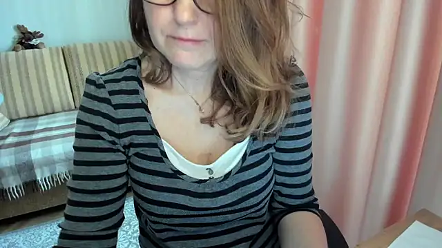 lauraoven online show from March 13, 2026, 7:24 am