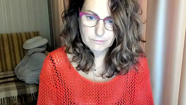 lauraoven online show from October 9, 2025, 7:09 am