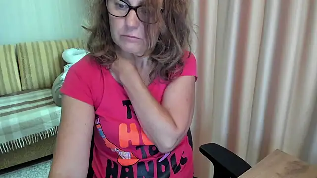Snapshot of lauraoven chatting on July 11, 2026, 8:03 am lauraoven online show from July 11, 2026, 8:03 am