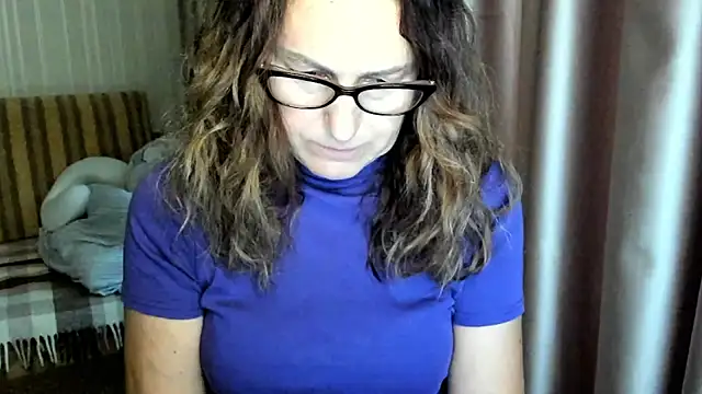 lauraoven online show from November 7, 2025, 11:37 am