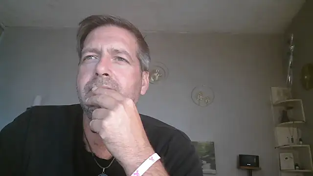 matrikes1 online show from October 15, 2025, 2:47 pm