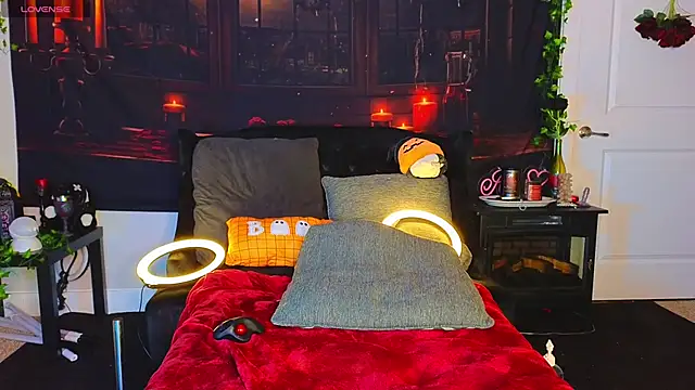 Snapshot of Ivey_and_James chatting on November 1, 2025, 9:19 pm Ivey and James online show from November 1, 2025, 9:19 pm