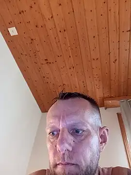 Kw8585kw online show from April 12, 2026, 7:11 am