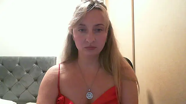 Snapshot of SusanCurt chatting on November 7, 2025, 7:40 pm SusanCurt online show from November 7, 2025, 7:40 pm