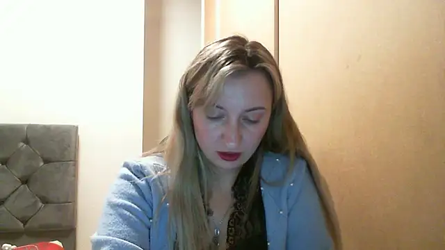 Snapshot of SusanCurt chatting on November 10, 2025, 8:14 pm SusanCurt online show from November 10, 2025, 8:14 pm