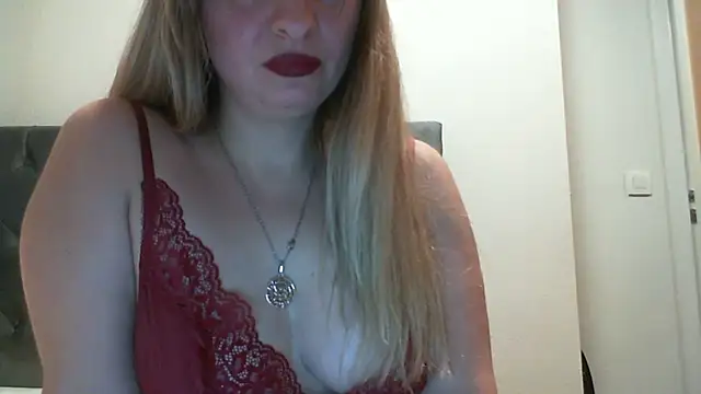 Snapshot of SusanCurt chatting on November 26, 2025, 7:03 pm SusanCurt online show from November 26, 2025, 7:03 pm