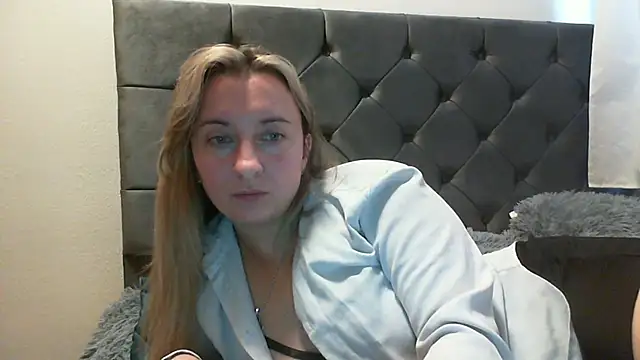 Snapshot of SusanCurt chatting on October 28, 2025, 10:36 am SusanCurt online show from October 28, 2025, 10:36 am