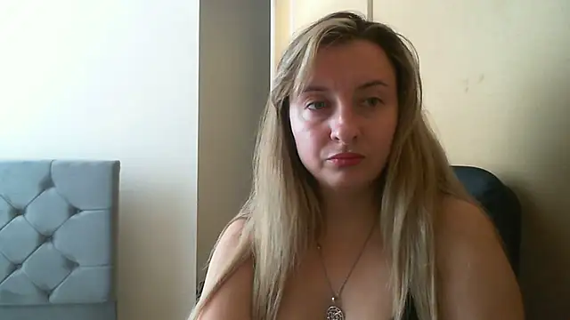 Snapshot of SusanCurt chatting on November 9, 2025, 10:19 am SusanCurt online show from November 9, 2025, 10:19 am