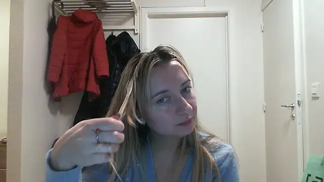 Snapshot of SusanCurt chatting on November 27, 2025, 10:16 am SusanCurt online show from November 27, 2025, 10:16 am