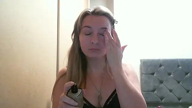 Snapshot of SusanCurt chatting on October 21, 2025, 9:09 am SusanCurt online show from October 21, 2025, 9:09 am