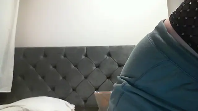 Snapshot of SusanCurt chatting on November 19, 2025, 7:03 pm SusanCurt online show from November 19, 2025, 7:03 pm