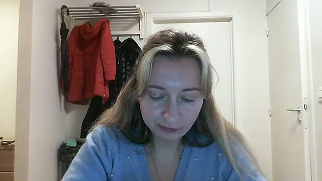 Snapshot of SusanCurt chatting on November 25, 2025, 10:48 am SusanCurt online show from November 25, 2025, 10:48 am