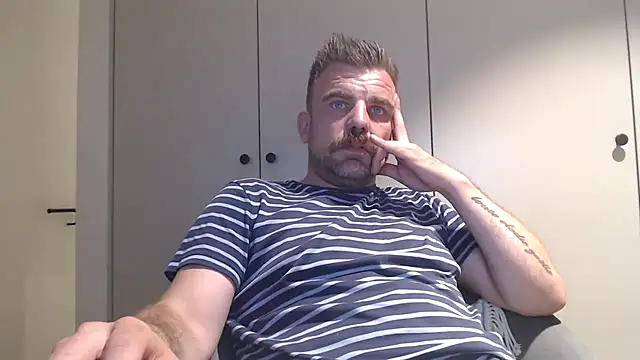 Snapshot of mrbigballs chatting on June 26, 2026, 9:09 pm mrbigballs online show from June 26, 2026, 9:09 pm